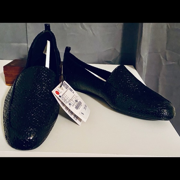 Flat shoes - Picture 1 of 7